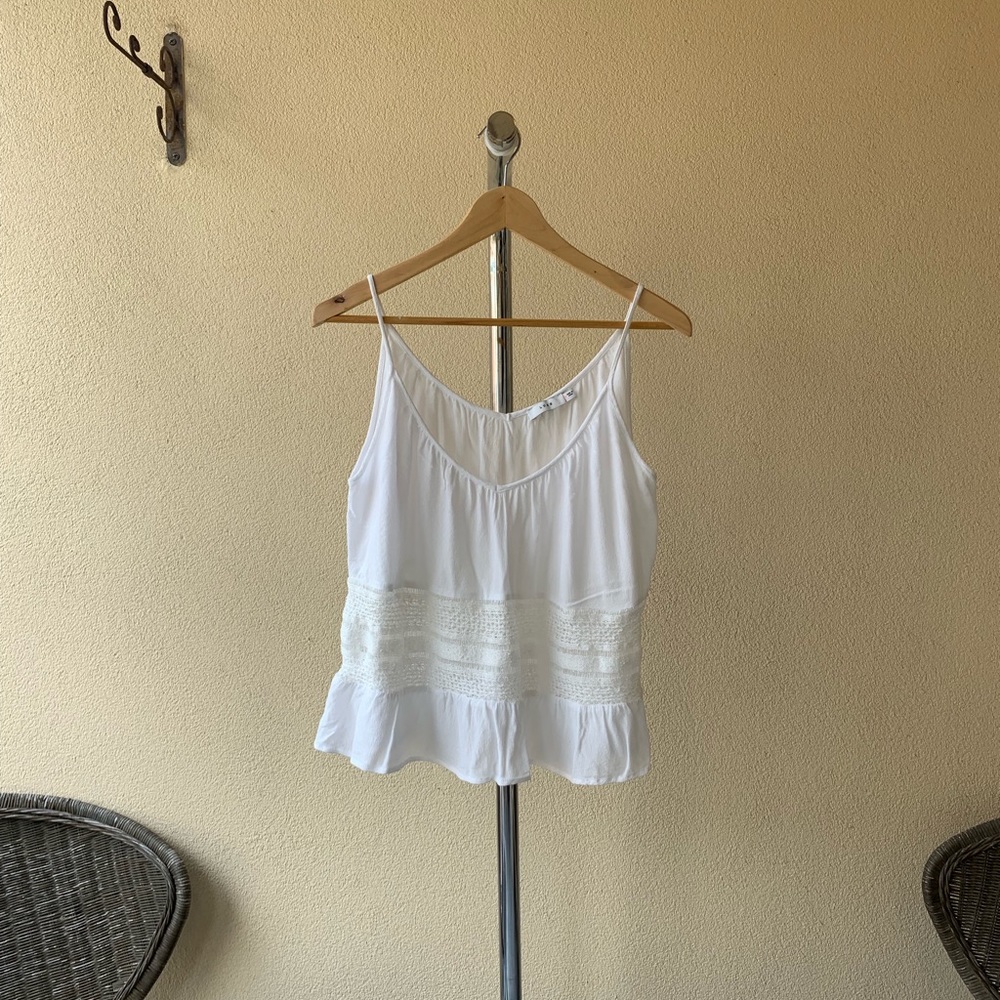 Nordstrom Lush White Croché details tank top Sz M